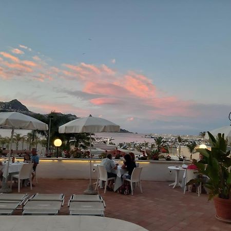 Hotel Panoramic Giardini-Naxos Buitenkant foto